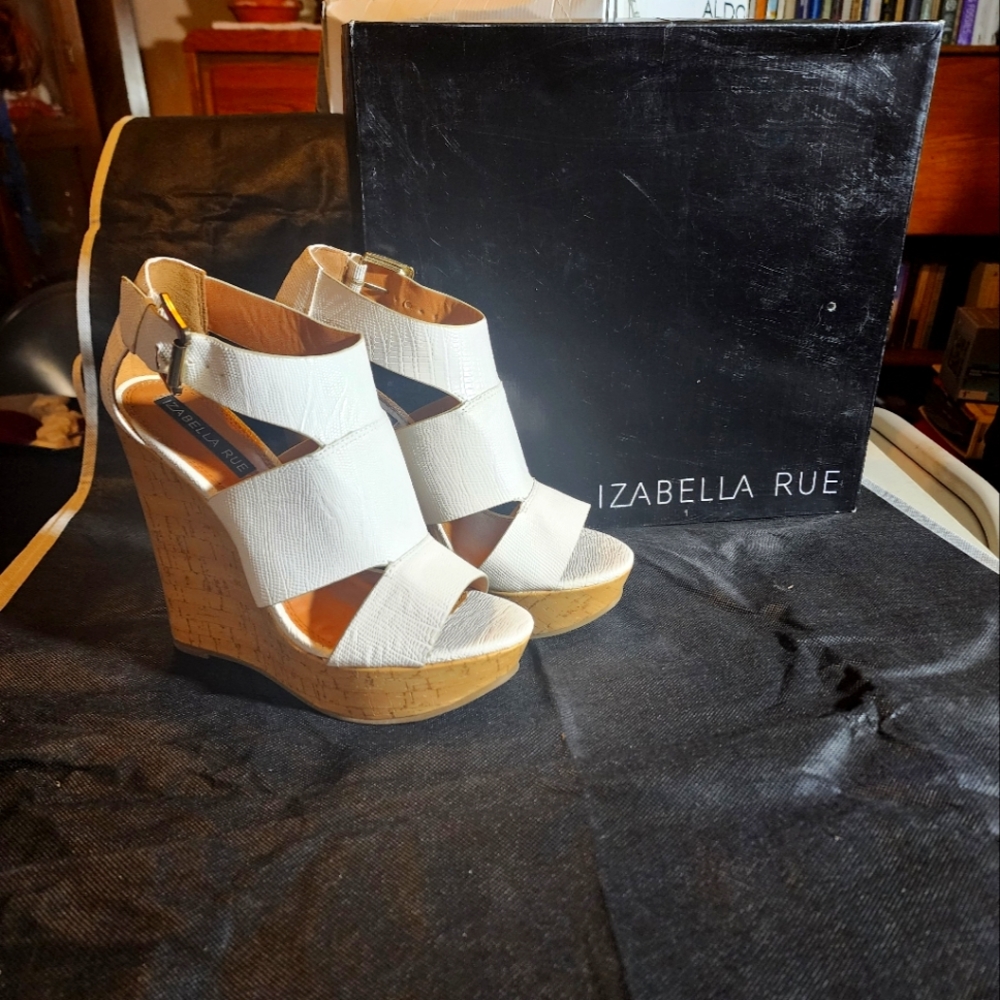 Izabella Rue Wedge Heeled Sandal in White size 8 NWT